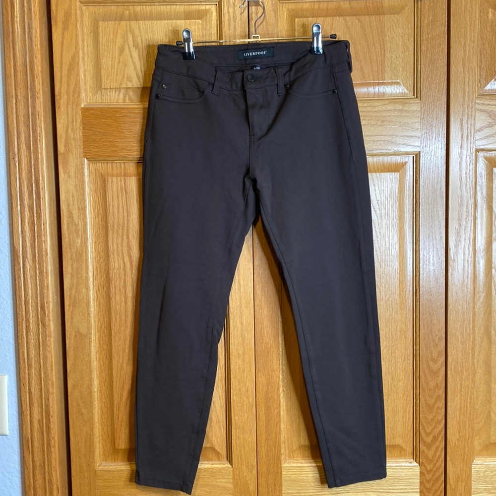 Liverpool Jean Company Brown stretch pants size 6/28. Like new condition